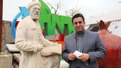 تصویر از نصب مجدد مجسمه فردوسی