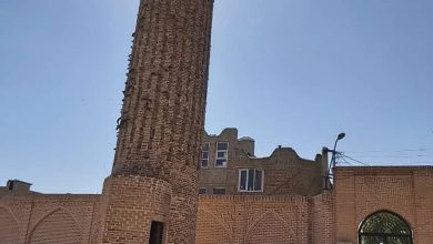 تصویر از – شمس بر مزار شمس –